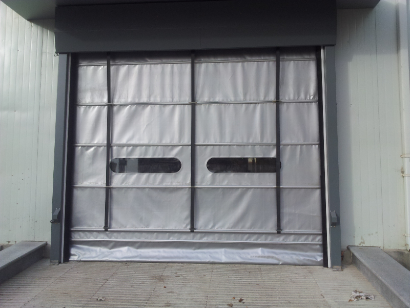 今天給大家講一講快速卷簾門的正確安裝步驟